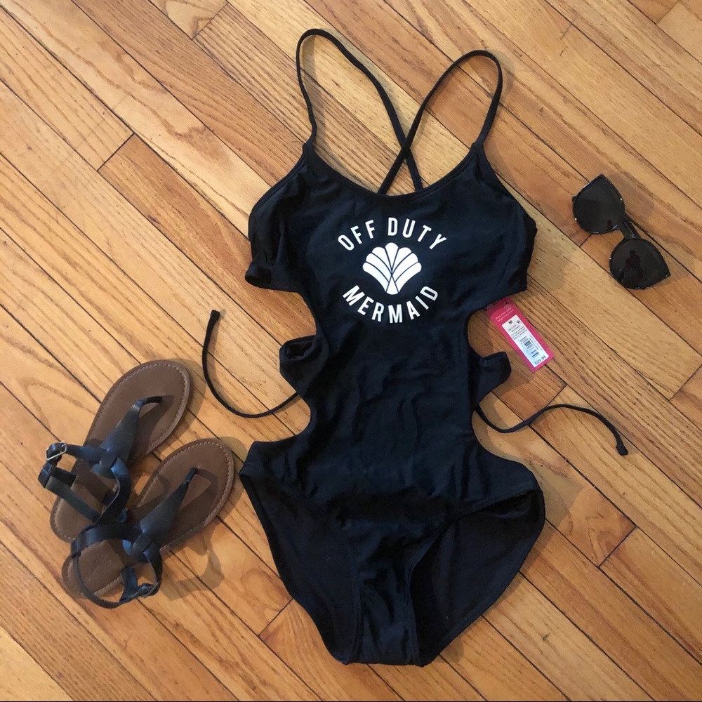 BRAND NEW ONE PIECE!